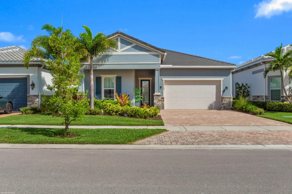 10389 Northbrook Circle Palm Beach Gardens FL 33412