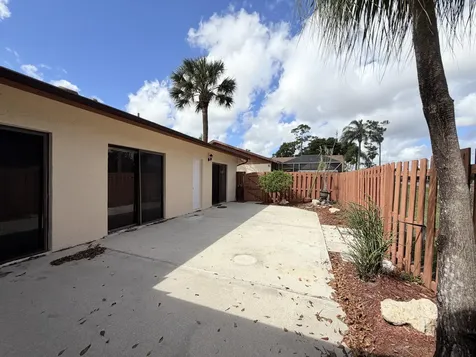 1040 Summit Place Circle West Palm Beach FL 33415