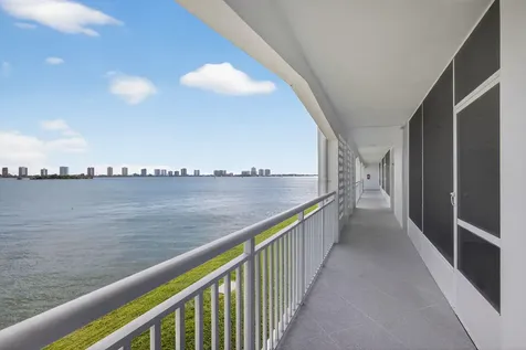 100 Shore Court North Palm Beach FL 33408