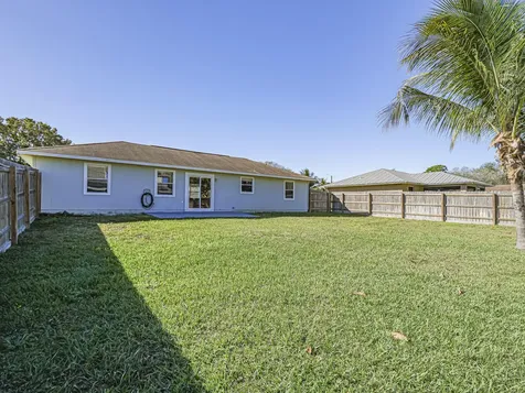 756 18th Place Vero Beach FL 32962