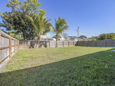 756 18th Place Vero Beach FL 32962