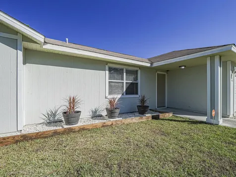756 18th Place Vero Beach FL 32962