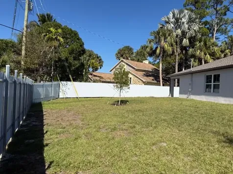 1689 SW Abingdon Avenue Port Saint Lucie FL 34953