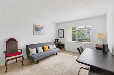 321 Fanshaw H Boca Raton FL 33434