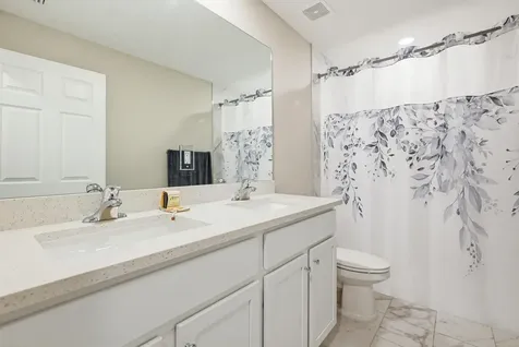 521 Nw Colonial Street Port Saint Lucie FL 34983