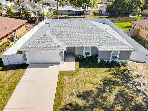 521 Nw Colonial Street Port Saint Lucie FL 34983