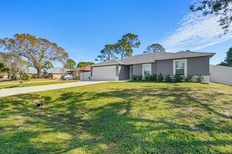 521 Nw Colonial Street Port Saint Lucie FL 34983