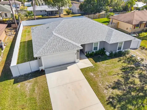 521 Nw Colonial Street Port Saint Lucie FL 34983