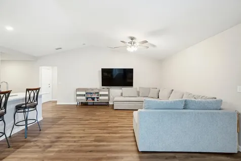 521 Nw Colonial Street Port Saint Lucie FL 34983