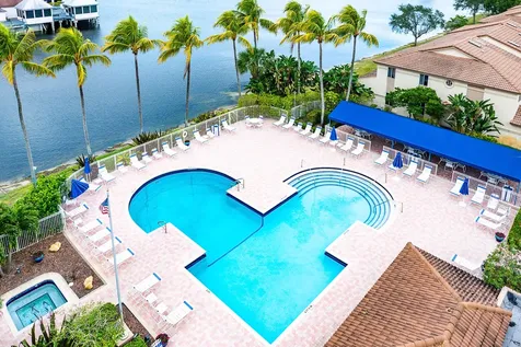 6626 Via Regina Boca Raton FL 33433