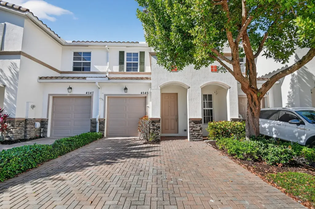 4545 Tara Cove Way West Palm Beach FL 33417