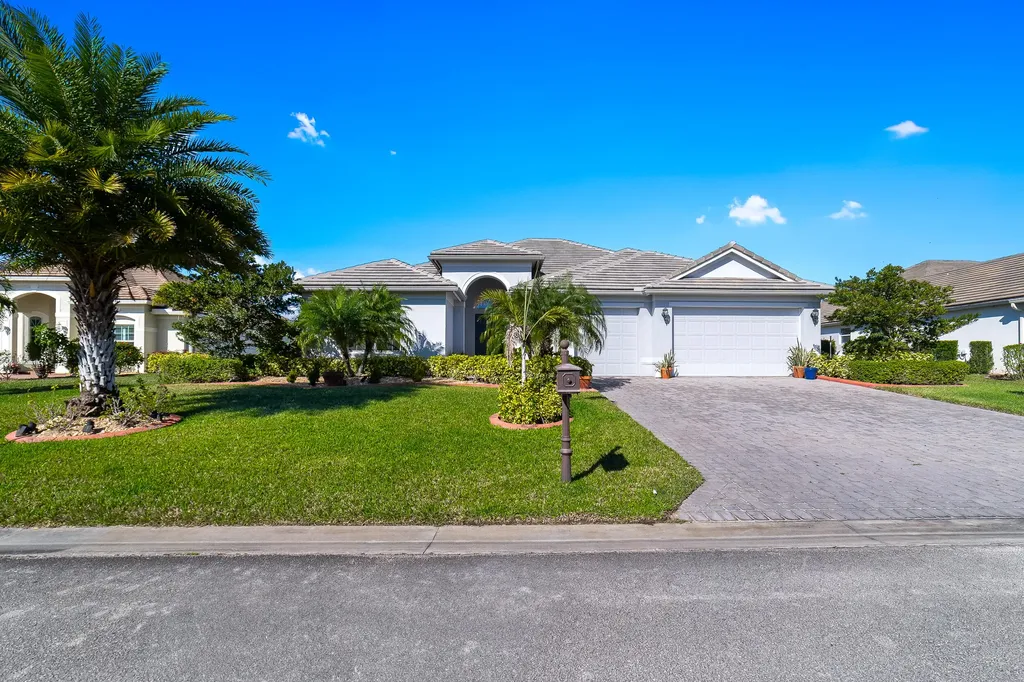 4777 Four Lakes Circle Vero Beach FL 32968
