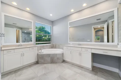 4777 Four Lakes Circle Vero Beach FL 32968