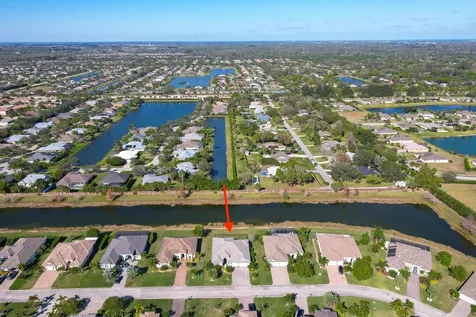 4777 Four Lakes Circle Vero Beach FL 32968