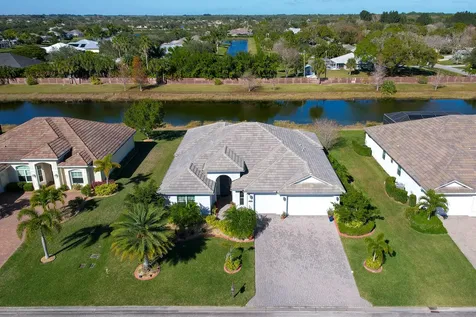 4777 Four Lakes Circle Vero Beach FL 32968