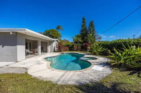 907 Antigua Avenue Fort Pierce FL 34982