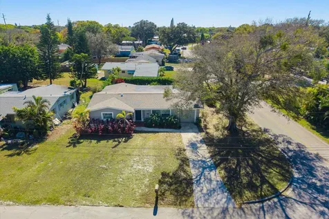 907 Antigua Avenue Fort Pierce FL 34982