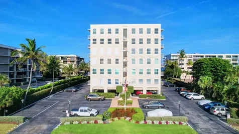 3230 S Ocean Boulevard Palm Beach FL 33480