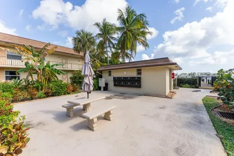 720 N Dixie Highway Lantana FL 33462