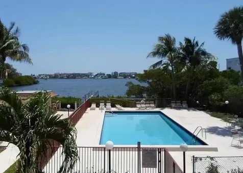 720 N Dixie Highway Lantana FL 33462