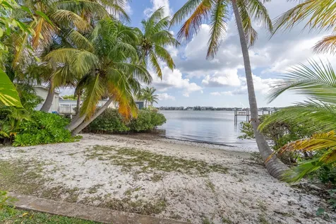 720 N Dixie Highway Lantana FL 33462