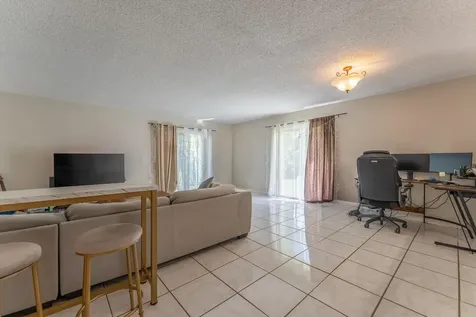 720 N Dixie Highway Lantana FL 33462