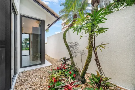 6547 Via Rosa Boca Raton FL 33433