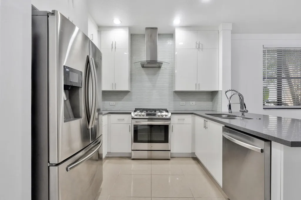 3020 NW 125th Avenue Sunrise FL 33323