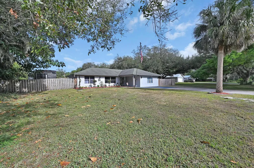 2404 Dade Road Fort Pierce FL 34982