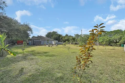 2404 Dade Road Fort Pierce FL 34982