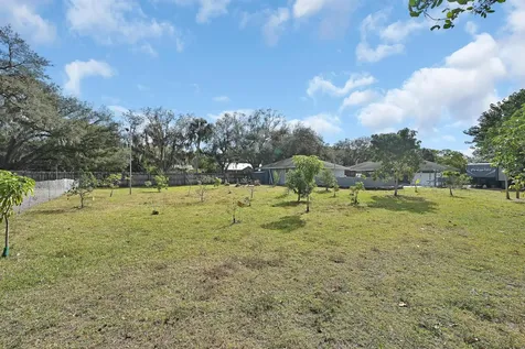 2404 Dade Road Fort Pierce FL 34982