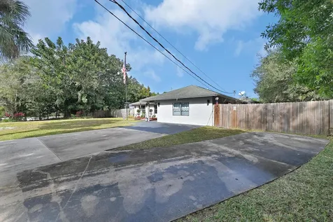 2404 Dade Road Fort Pierce FL 34982