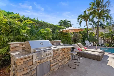 340 N Country Club Boulevard Boca Raton FL 33487