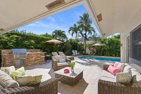 340 N Country Club Boulevard Boca Raton FL 33487