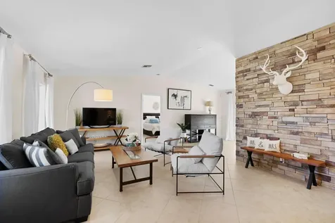 340 N Country Club Boulevard Boca Raton FL 33487