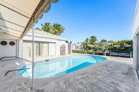 950 Sw Mulberry Way Boca Raton FL 33486