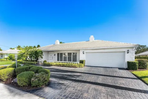 950 Sw Mulberry Way Boca Raton FL 33486