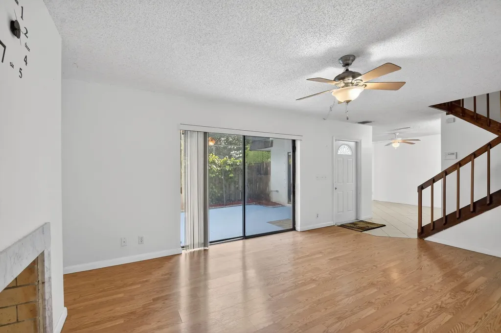 176 Woodland Road Palm Springs FL 33461