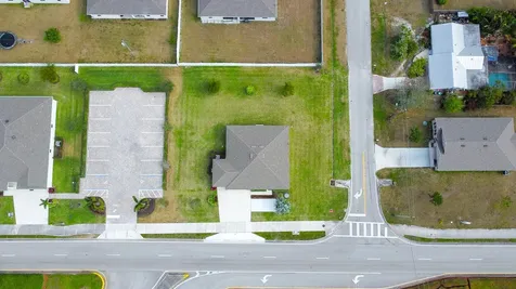 573 Sw Bayshore Boulevard Port Saint Lucie FL 34984