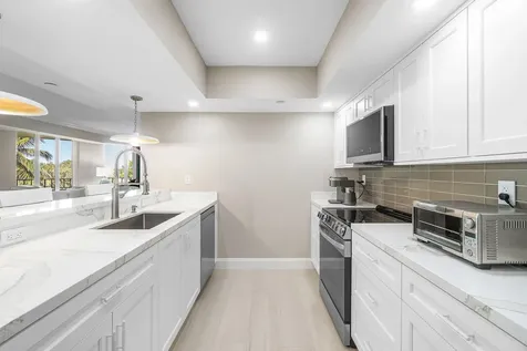 100 Se 5th Avenue Boca Raton FL 33432