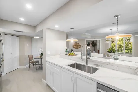 100 Se 5th Avenue Boca Raton FL 33432