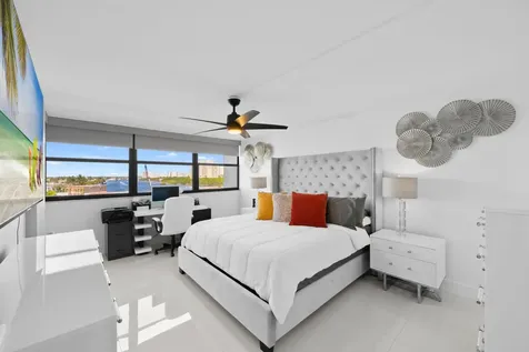 899 Jeffery Street Boca Raton FL 33487