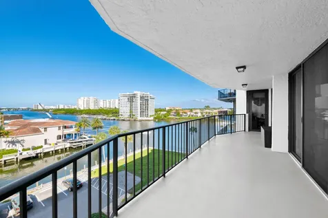 899 Jeffery Street Boca Raton FL 33487