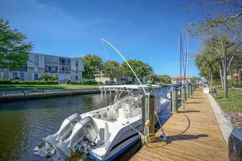 899 Jeffery Street Boca Raton FL 33487
