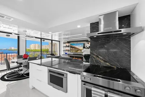 899 Jeffery Street Boca Raton FL 33487
