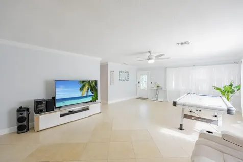 2578 Kentucky Street West Palm Beach FL 33406