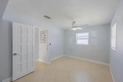 2578 Kentucky Street West Palm Beach FL 33406