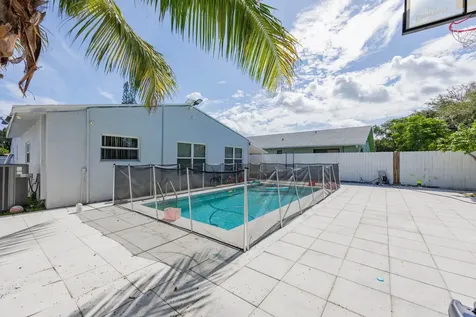 2578 Kentucky Street West Palm Beach FL 33406