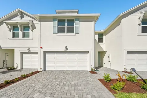 587 Salisbury Circle Fort Pierce FL 34982