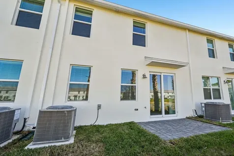 587 Salisbury Circle Fort Pierce FL 34982